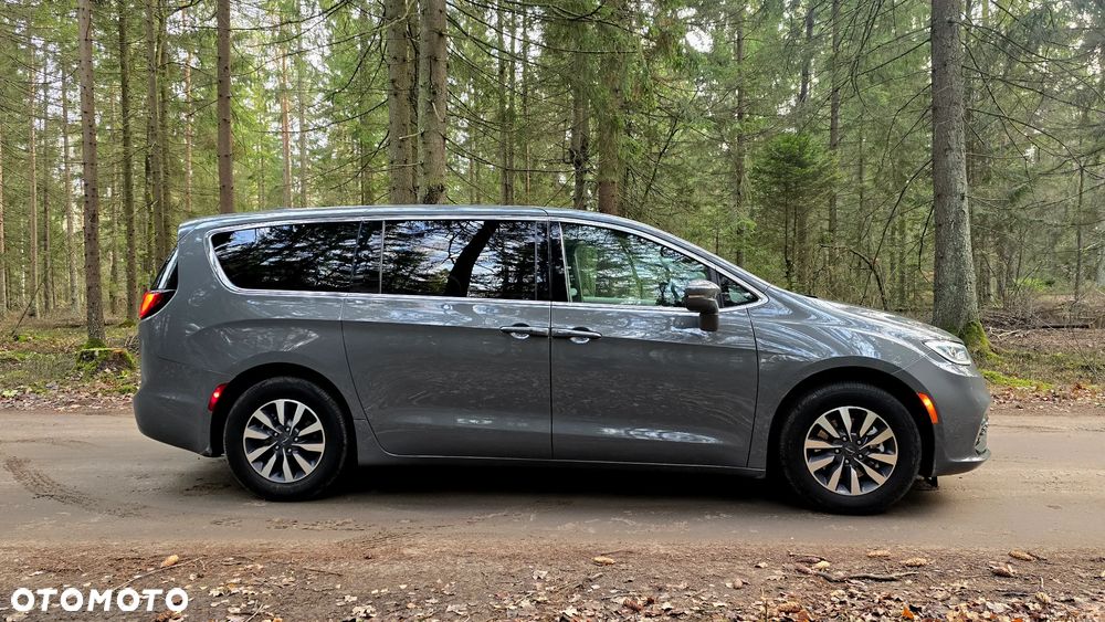 Chrysler Pacifica - 20