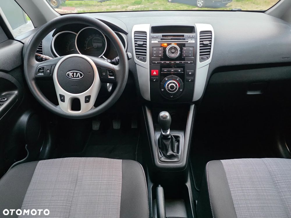 Kia Venga - 15