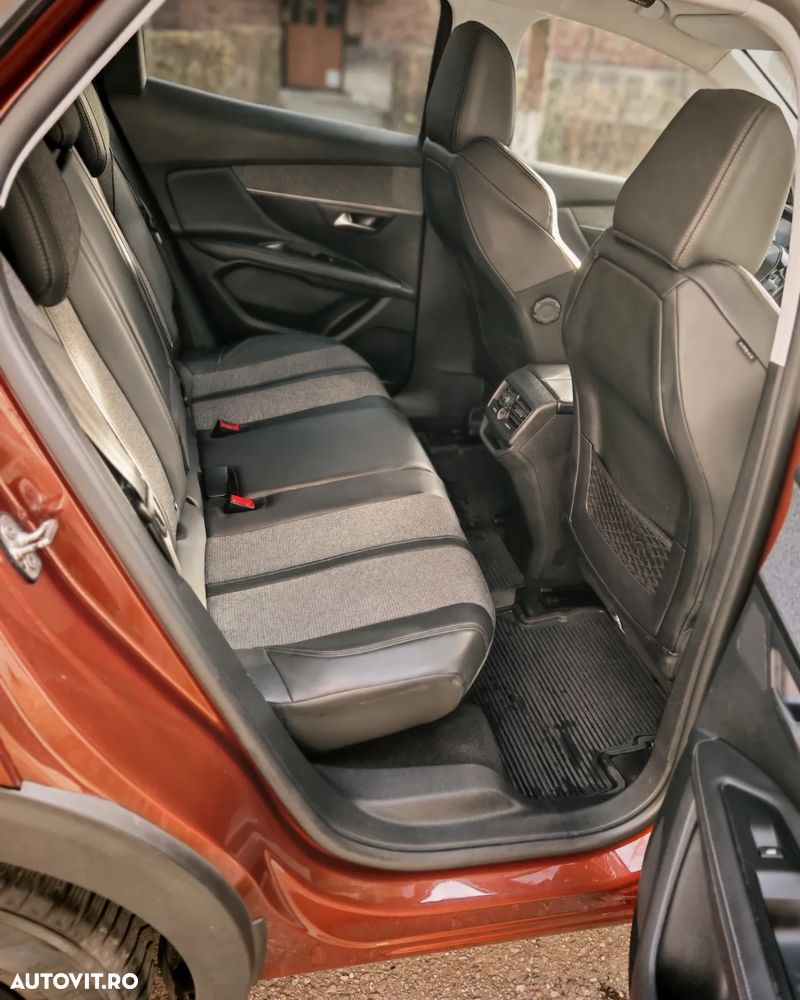 Peugeot 3008 1.2 PureTech Turbo S&S Allure - 4