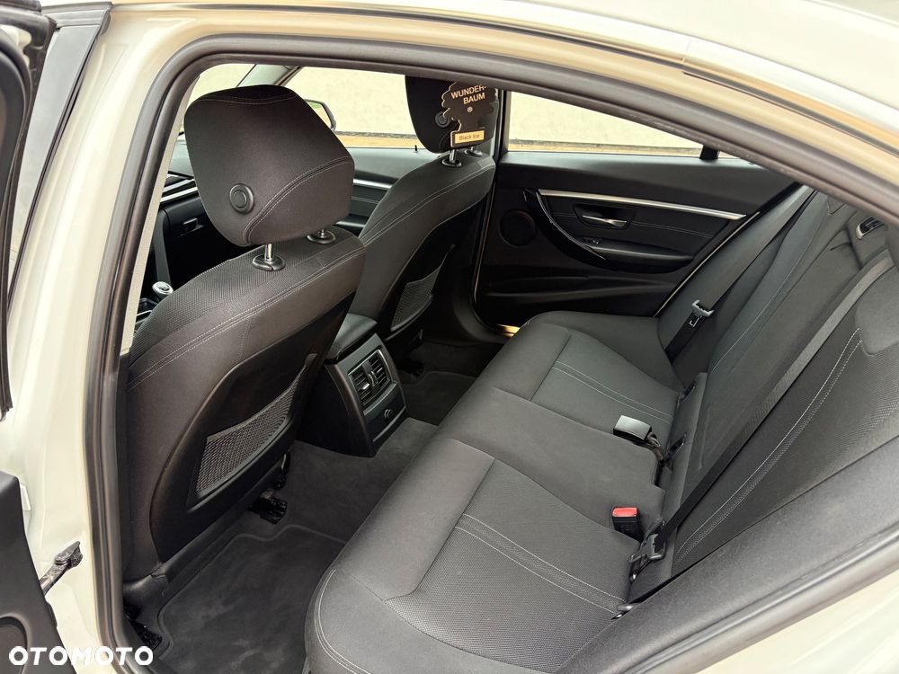 BMW Seria 3 - 10