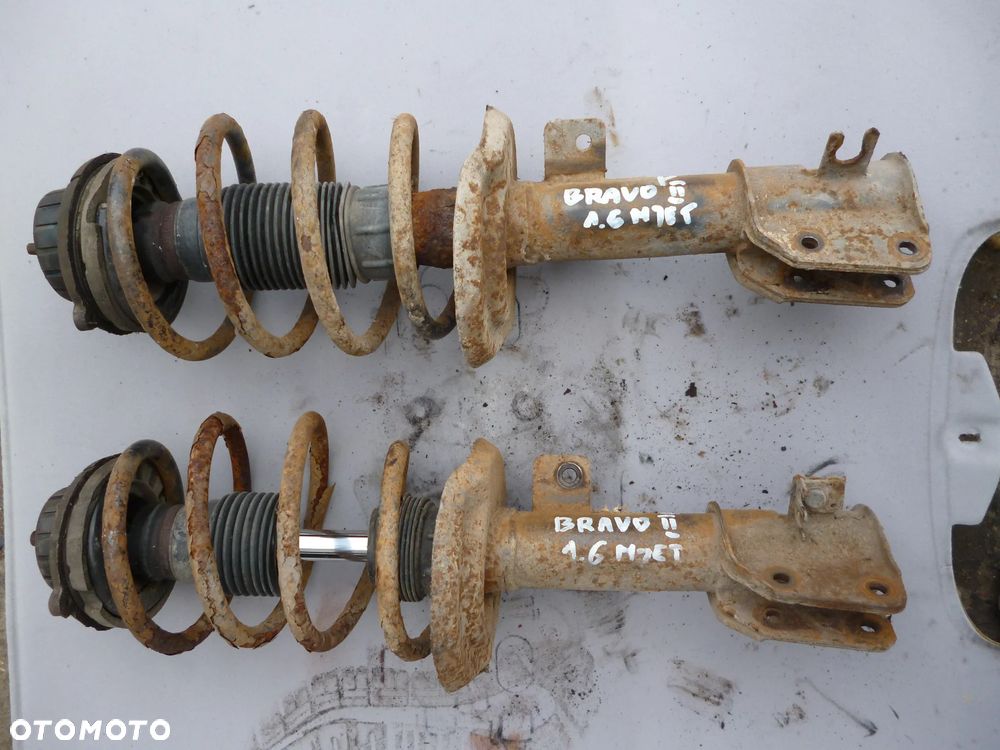 FIAT BRAVO II 1.6 M-JET MCPERSON LEWY LUB PRAWY - 1