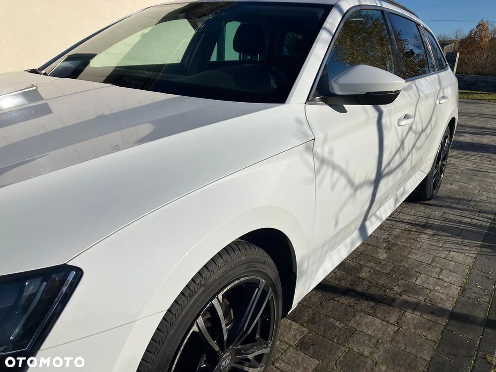 Skoda Superb 2.0 TDI Ambition DSG - 2