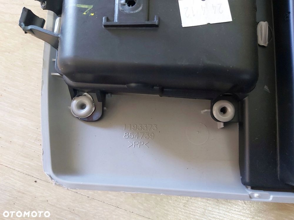 Toyota Tundra LAMPKA PODSUFITKI SCHOWEK PANEL - 6