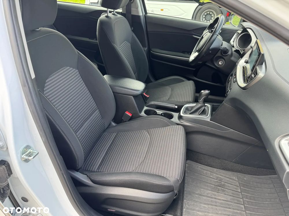 Kia Ceed 1.5 T-GDI M - 27