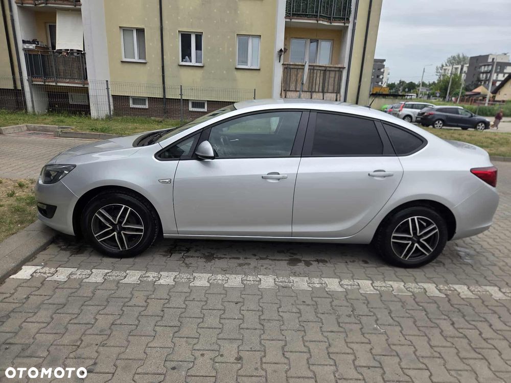 Opel Astra 1.4 T EU6 - 5