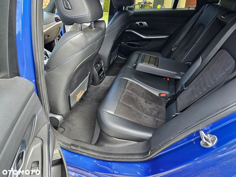 BMW Seria 3 320d xDrive M Sport - 10