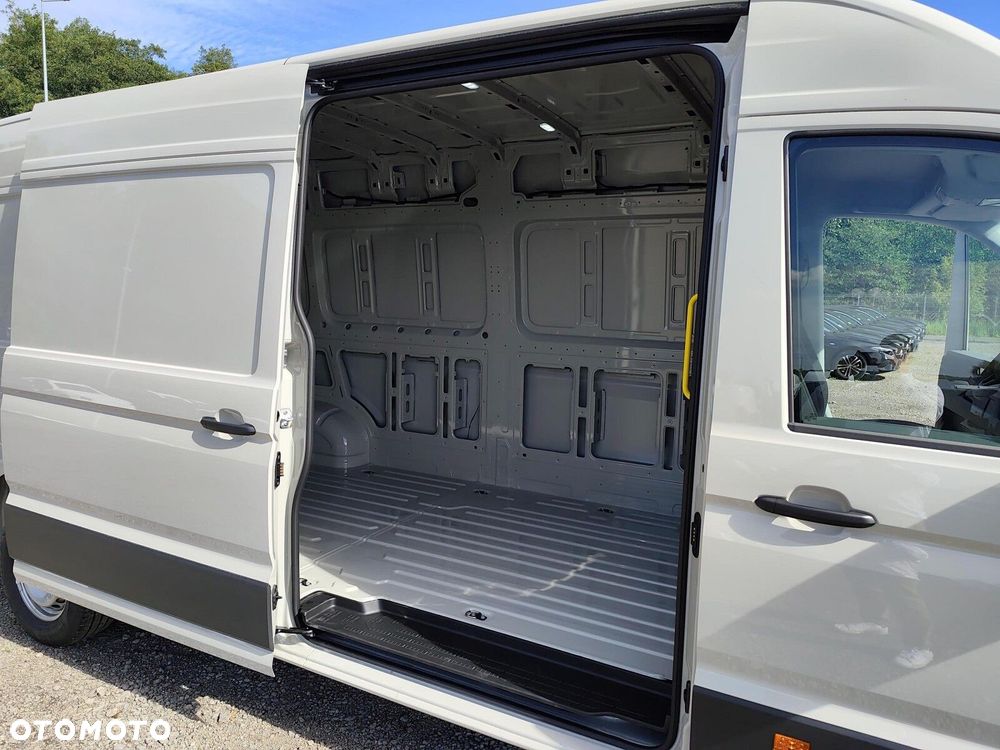 Volkswagen Crafter 35 Furgon z wysokim dachem silnik: 2,0 l EU6 SCR 177 KM, przedni 8-bieg.automatyczna, r.o : 4490 mm - 28