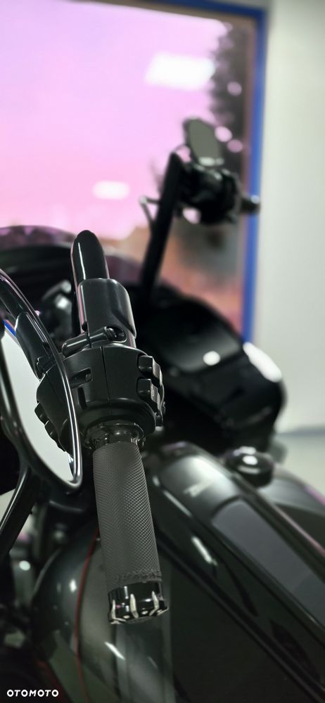 Harley-Davidson Touring Road Glide - 12