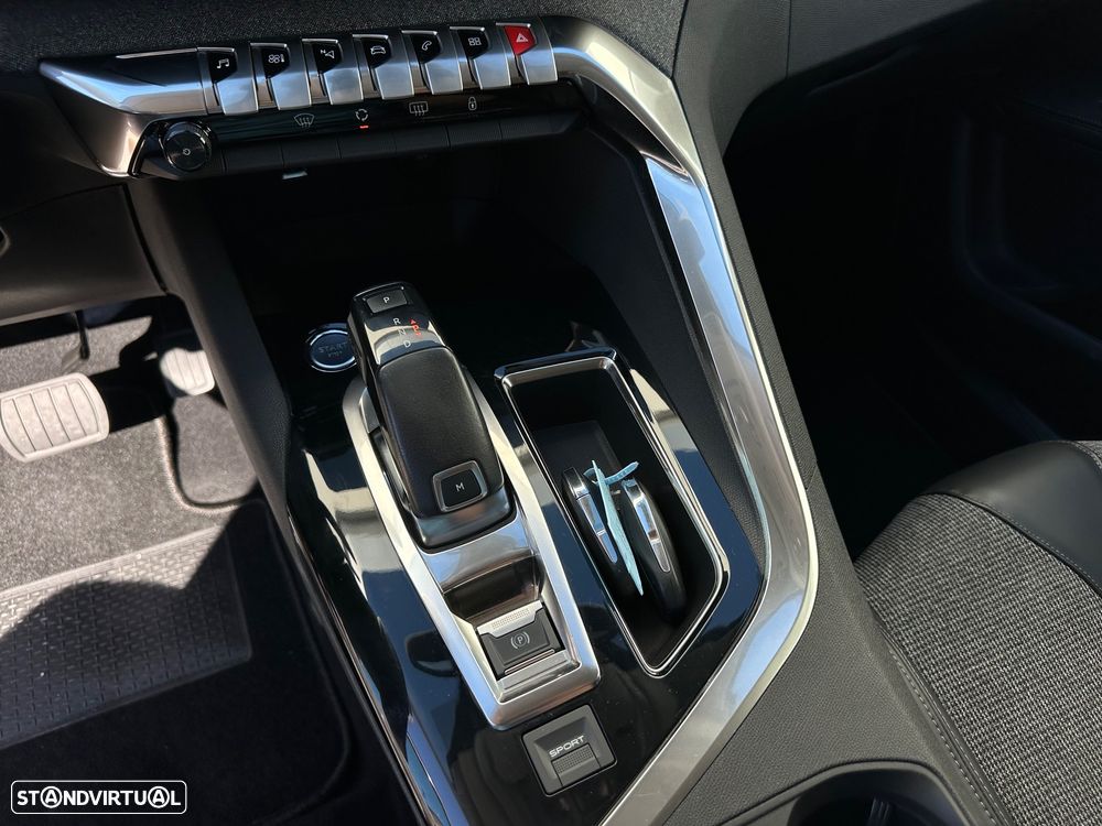 Peugeot 5008 1.2 PureTech Allure EAT8 - 20
