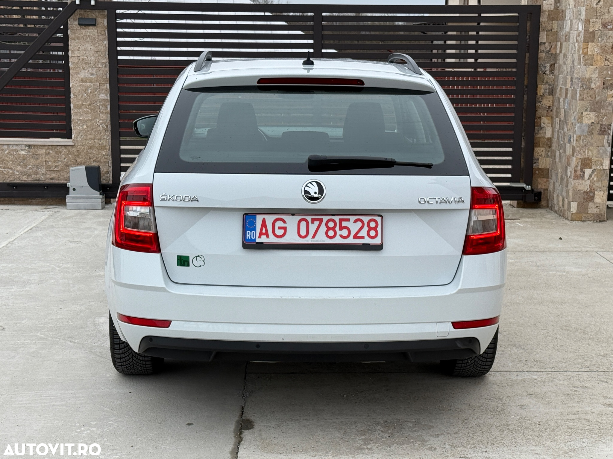 Skoda Octavia Combi Diesel 1.6 TDI DSG Style - 12