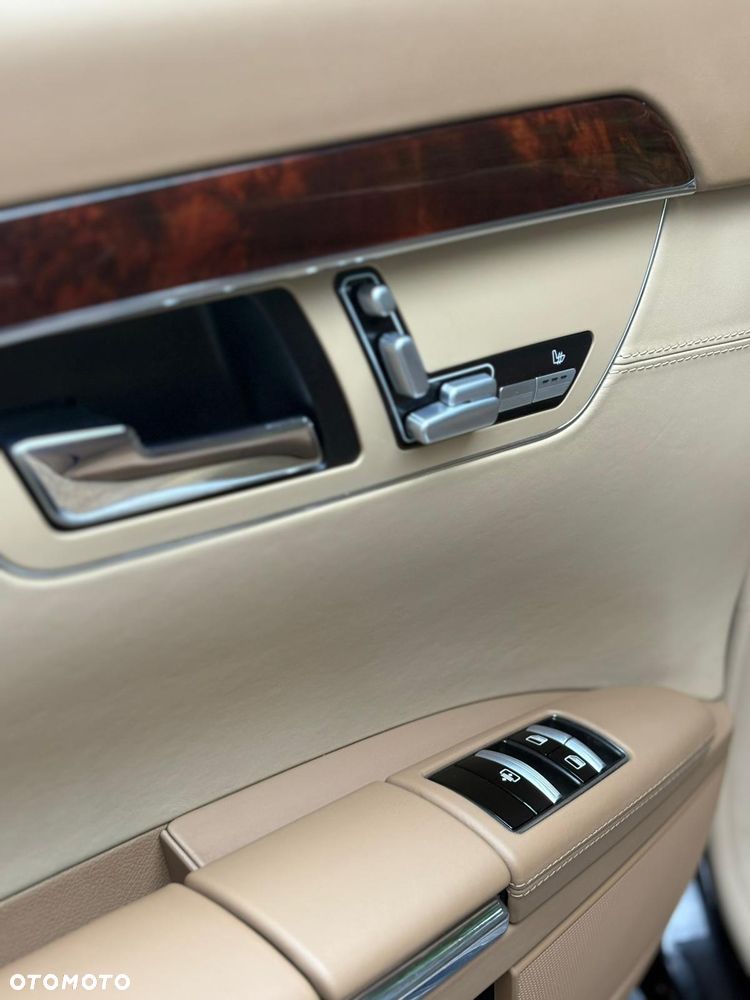 Mercedes-Benz Klasa S 500 L 4Matic 7G-TRONIC - 37