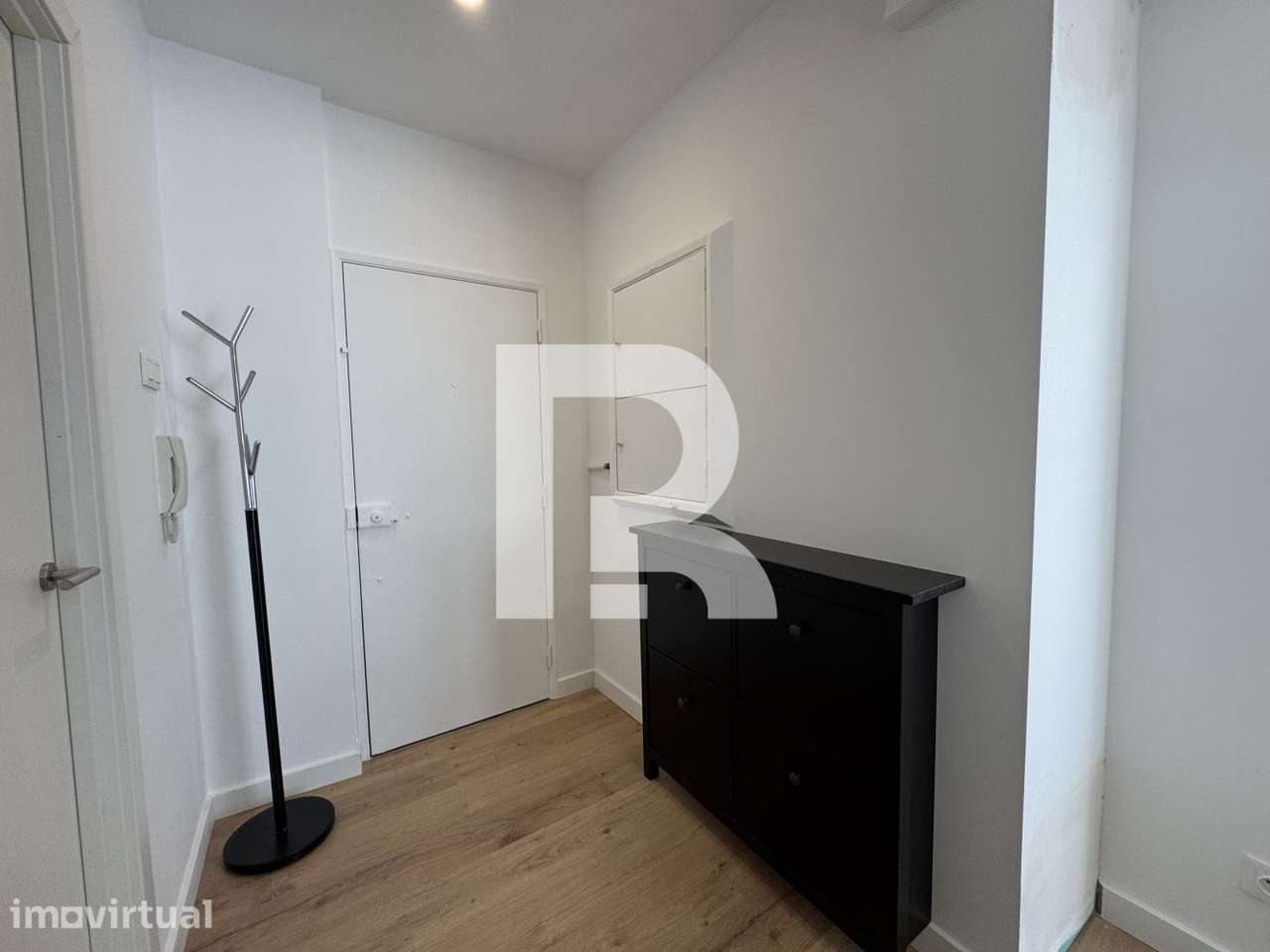 Apartamento T0+1 remodelado na Reboleira - Grande imagem: 2/15