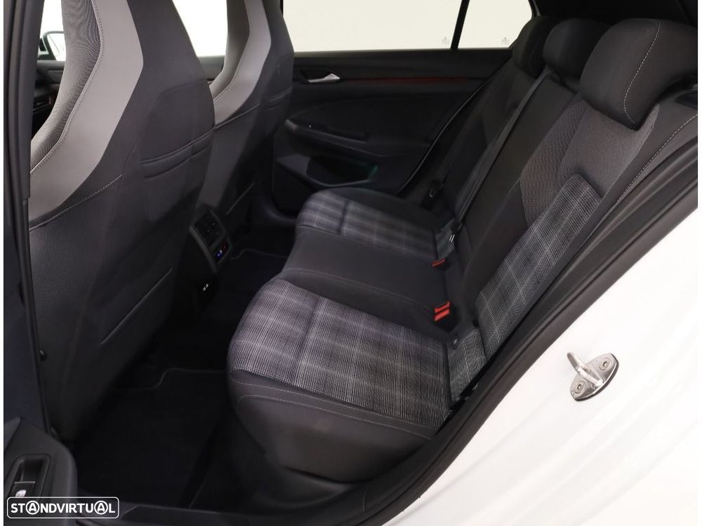 VW Golf 2.0 TDI GTD DSG - 26