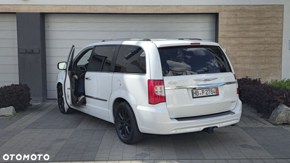 Chrysler Town & Country 3.6 Limited - 4