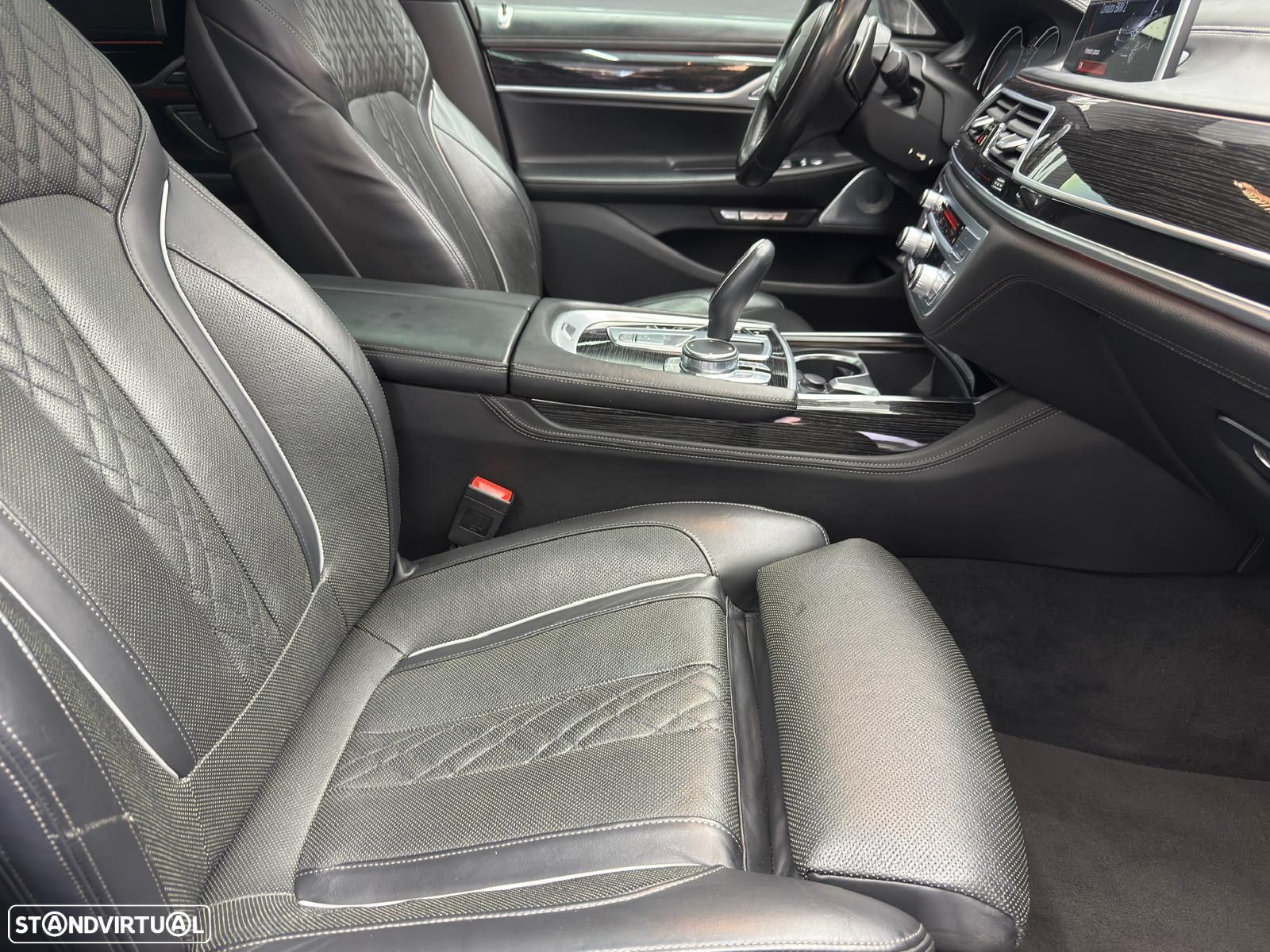 BMW 740 d xDrive Pack M - 42