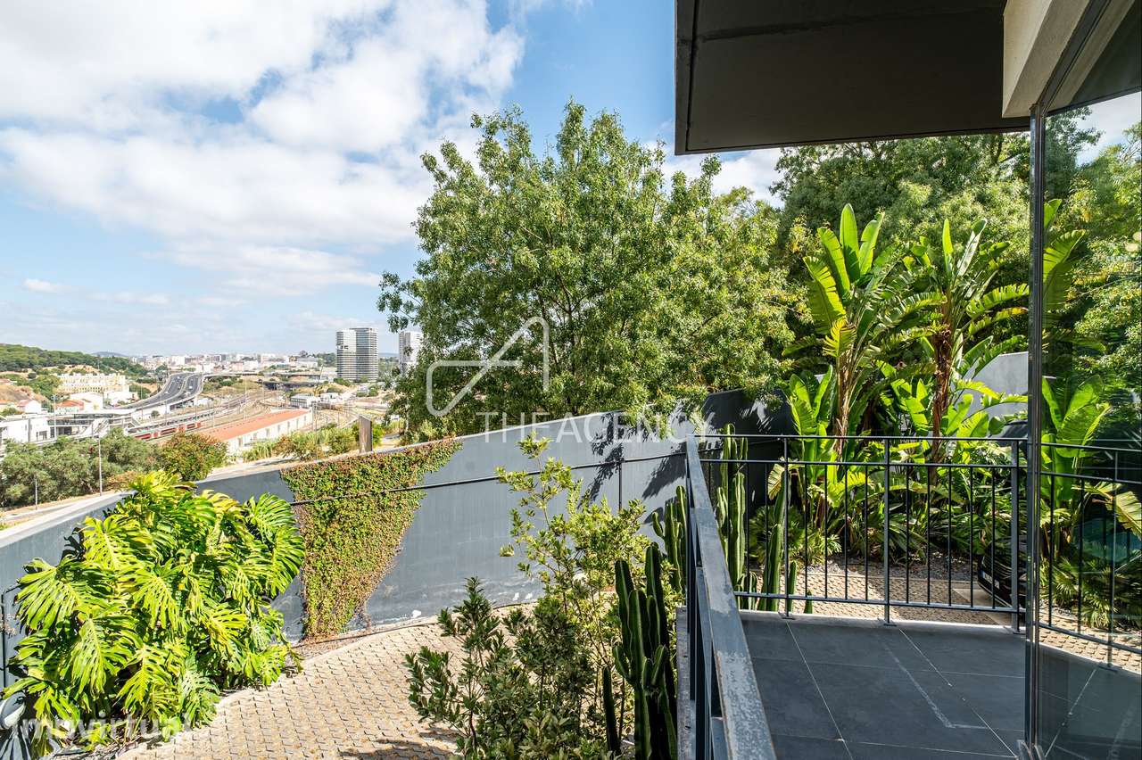 Apartamento T2 moderno em Campolide com terraço e estacionamento - Grande imagem: 5/26