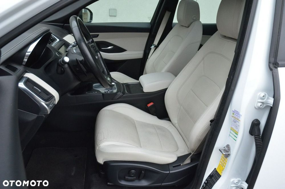 Jaguar E-Pace 2.0 i4P AWD R-Dynamic - 39