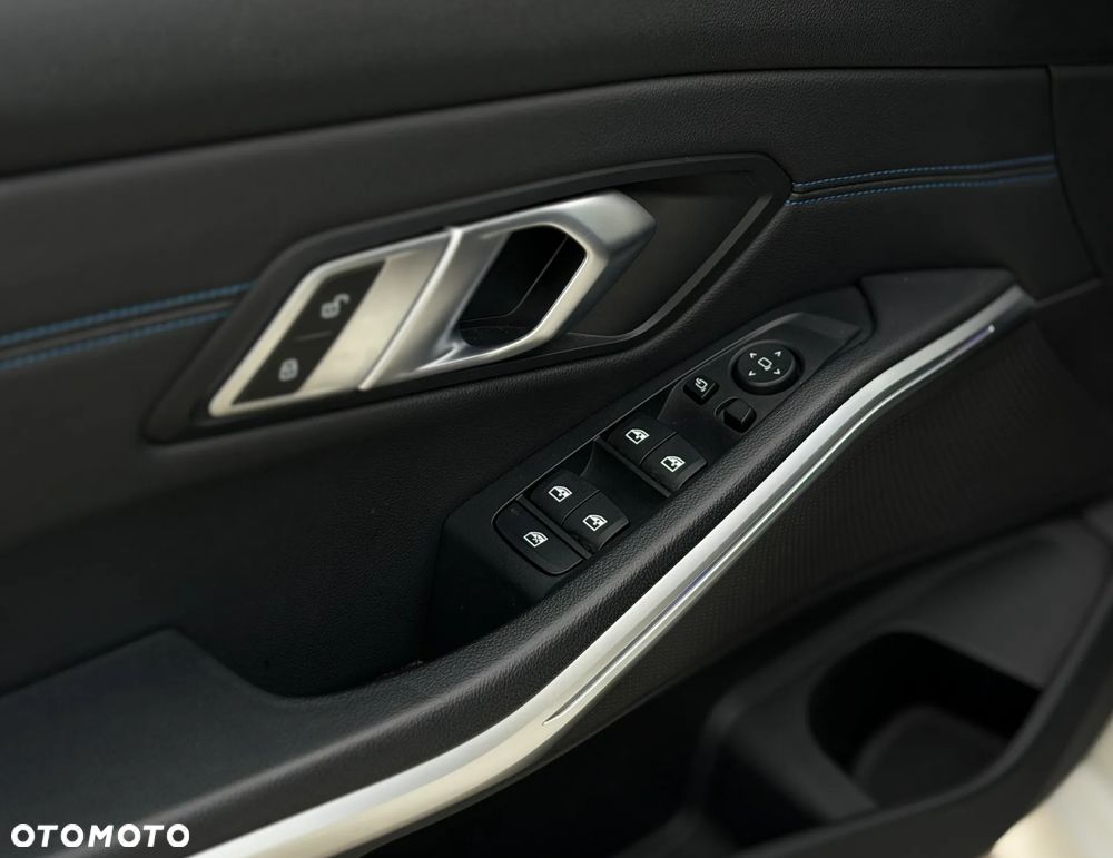 BMW Seria 3 - 22