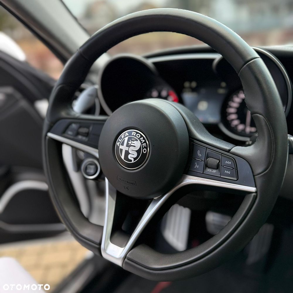 Alfa Romeo Giulia 2.0 Turbo Veloce Q4 - 18