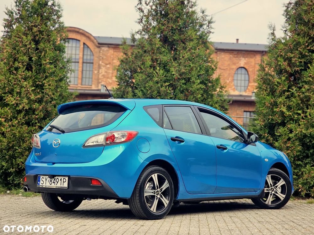 Mazda 3 1.6 Exclusive + - 4