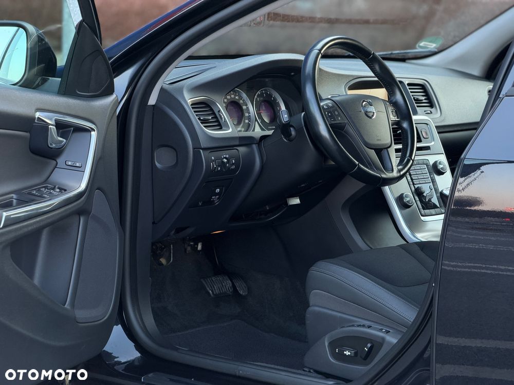 Volvo V60 D3 Summum - 9