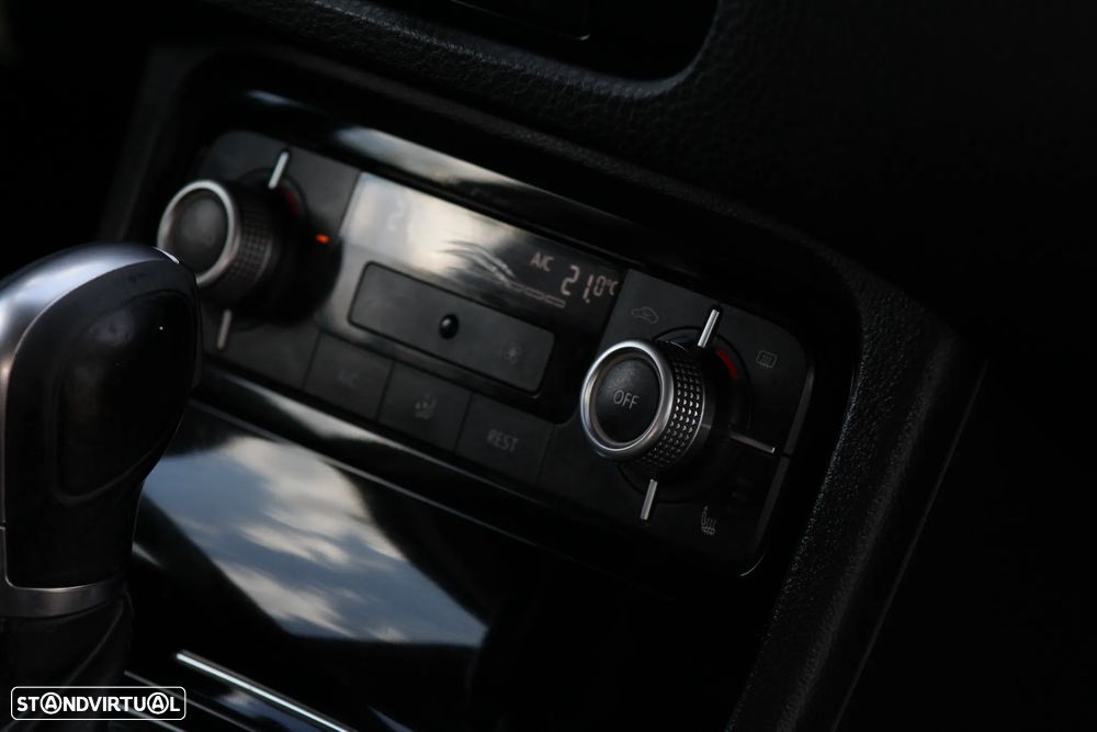 VW Touareg 3.0 TDI V6 - 28