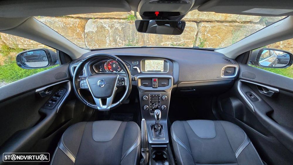Volvo V40 1.6 D2 Momentum Powershift - 8