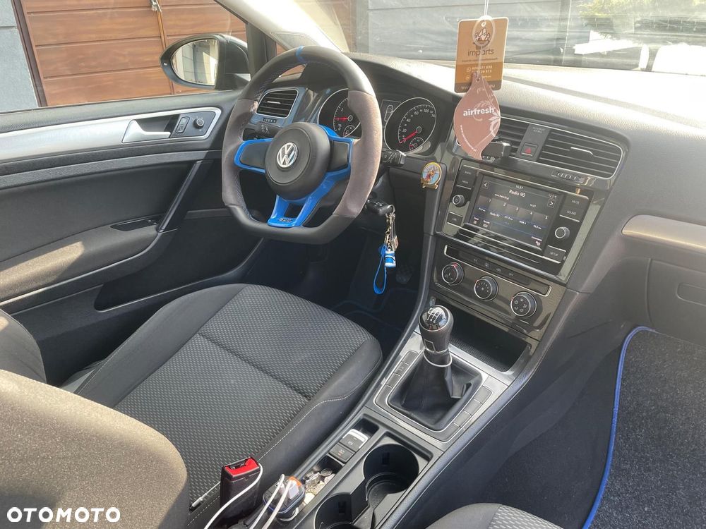 Volkswagen Golf - 11