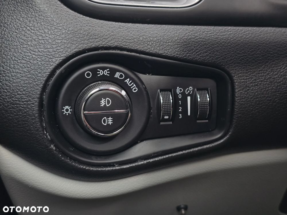 Jeep Renegade 1.4 MultiAir Active Drive Automatik Limited - 32