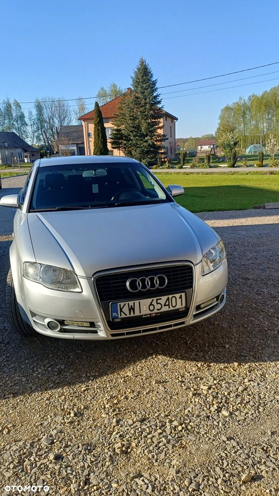 Audi A4 Limousine - 1