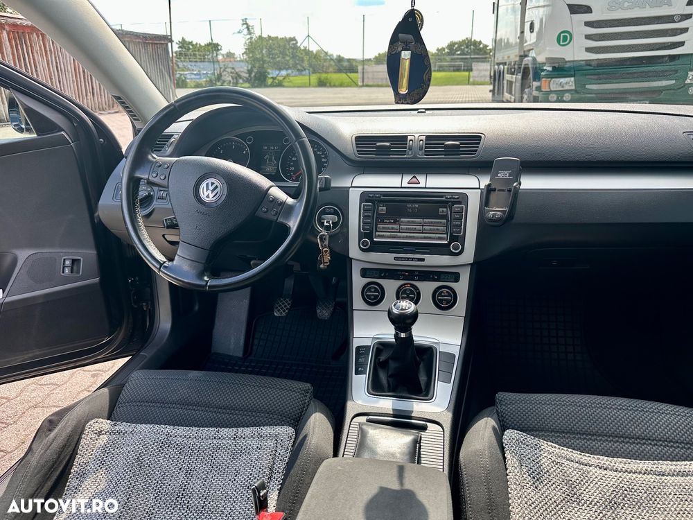 Volkswagen Passat 2.0TDI Sportline DPF - 11