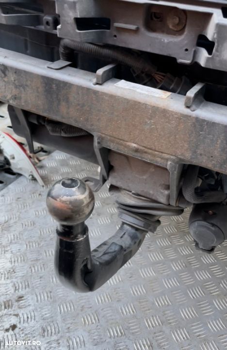 Carlig remorcare tractare trailer rulota remorca jaguar XE sau suport bicicleta etc cuiul de remorcare este original din fabrică si este perfect funcțional se vinde complet - 1