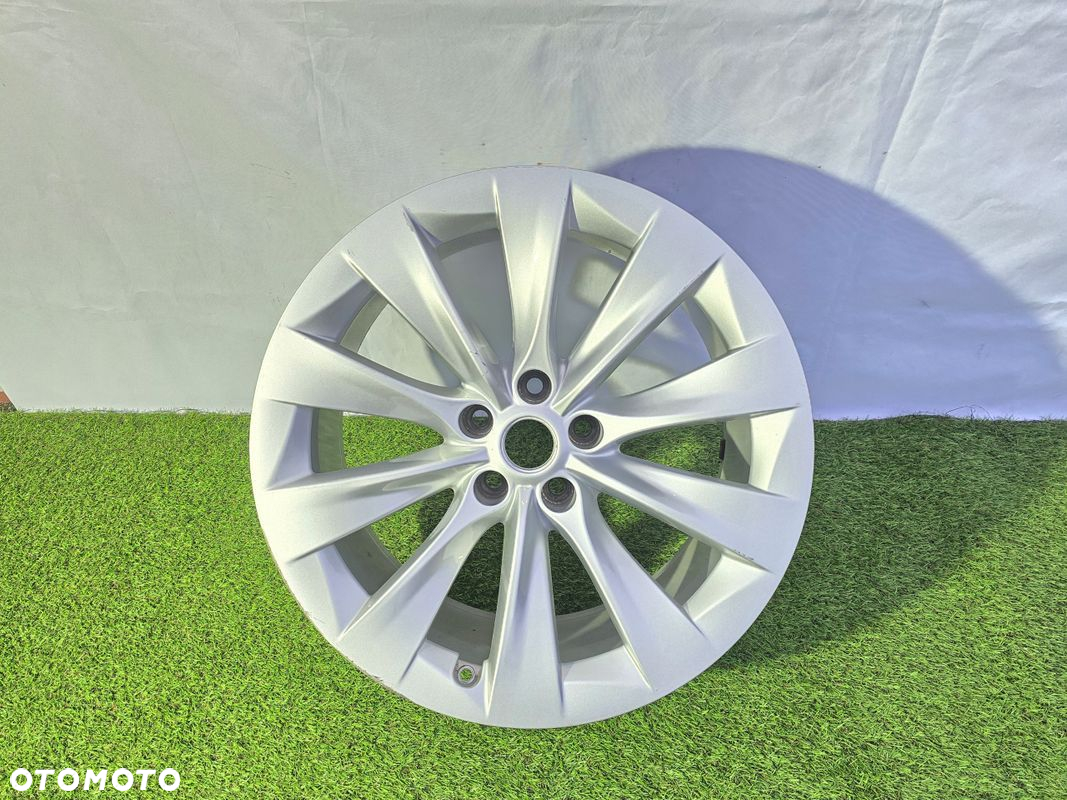FELGA TESLA MODEL X 10x20 ET35 5x120 1027225-00-B - 3