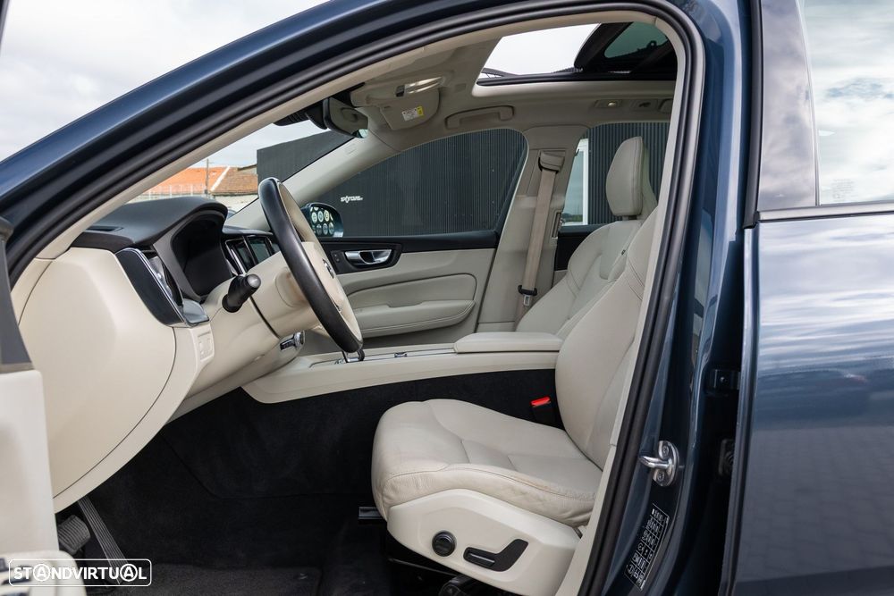 Volvo XC 60 2.0 B4 Momentum - 13