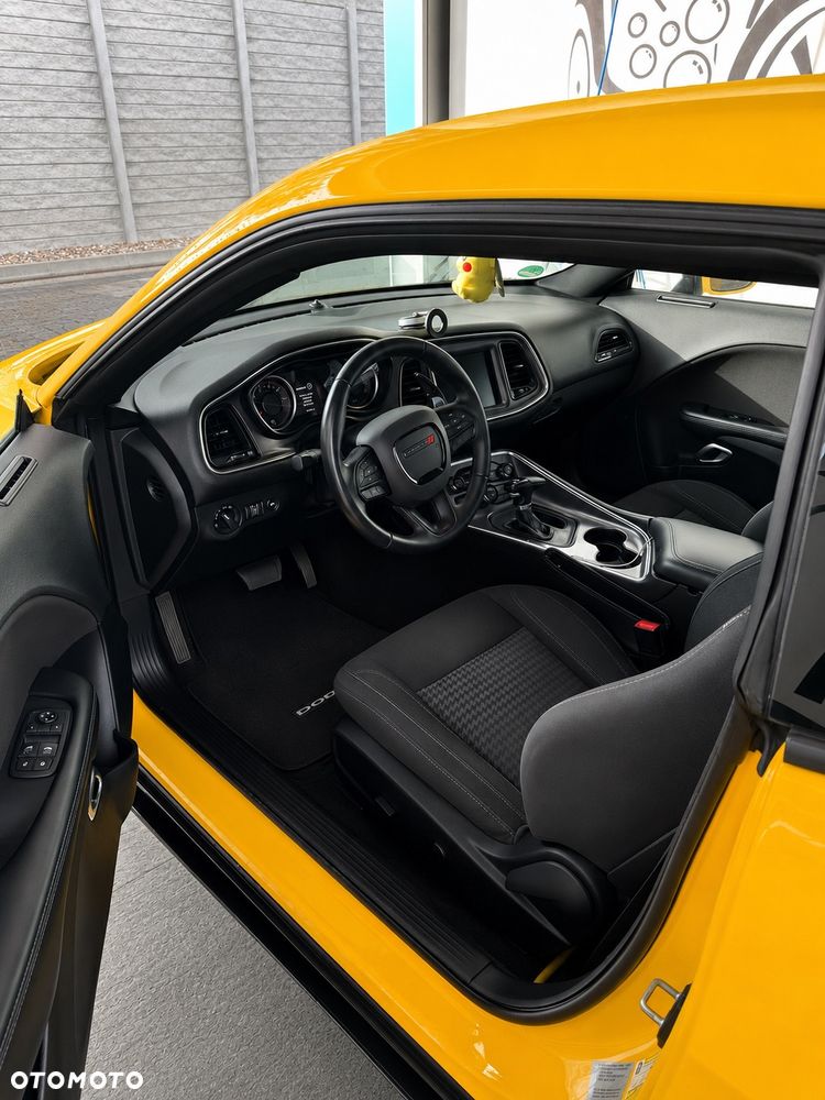Dodge Challenger - 7