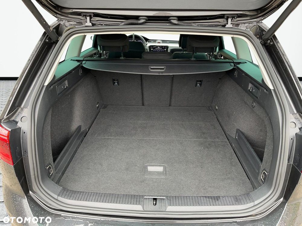 Volkswagen Passat - 10