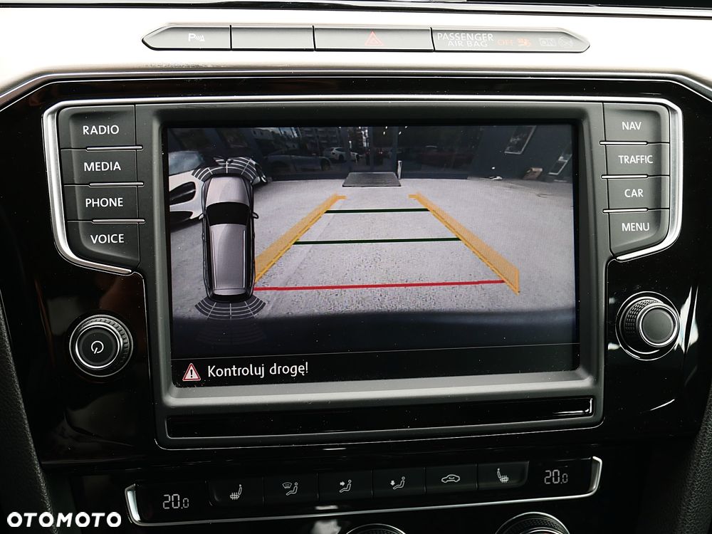 Volkswagen Passat - 13