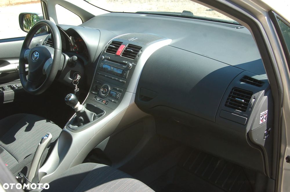 Toyota Auris 1.33 VVT-i Premium - 26