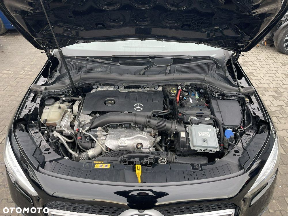 Mercedes-Benz GLA 250 4Matic 8G-DCT Style - 17