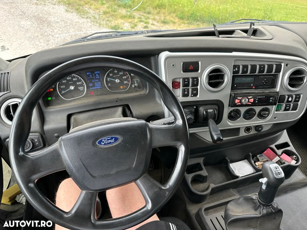 Ford Cargo 4142 - 9
