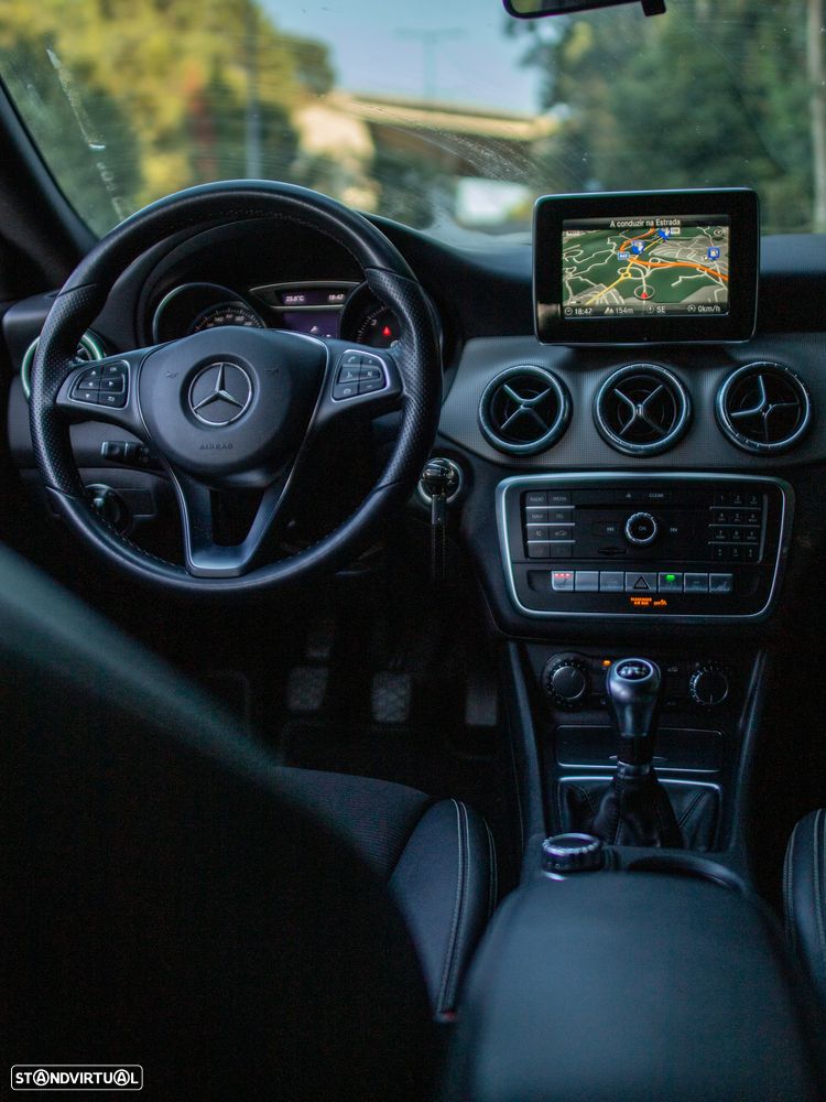 Mercedes-Benz CLA 180 d Shooting Brake - 9