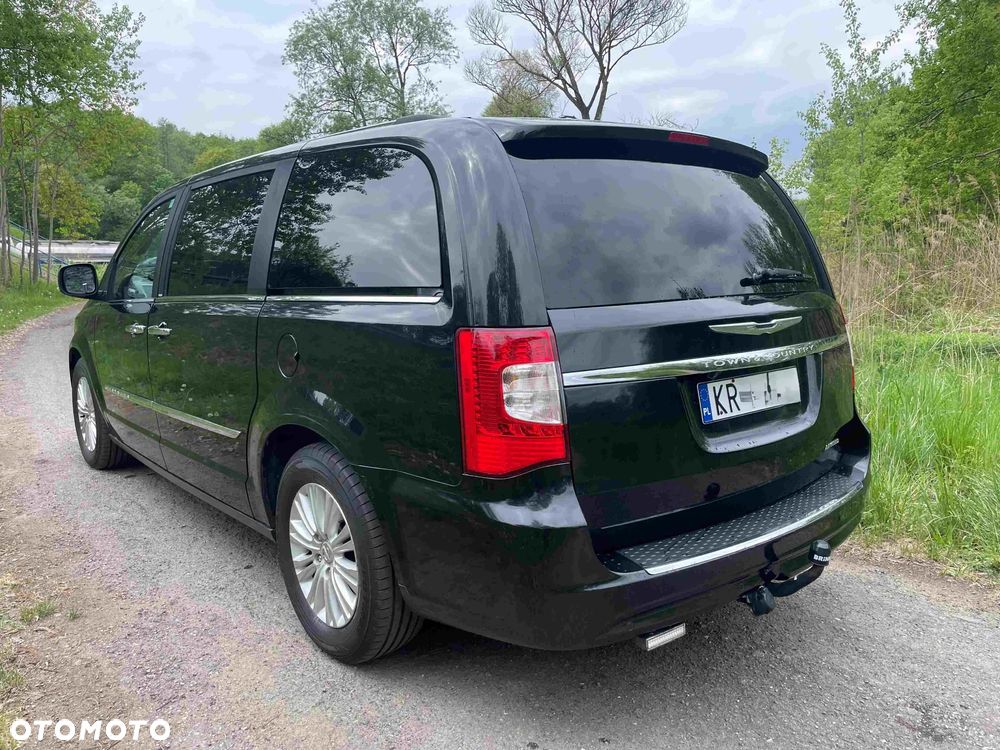 Chrysler Town & Country 3.6 Limited - 14
