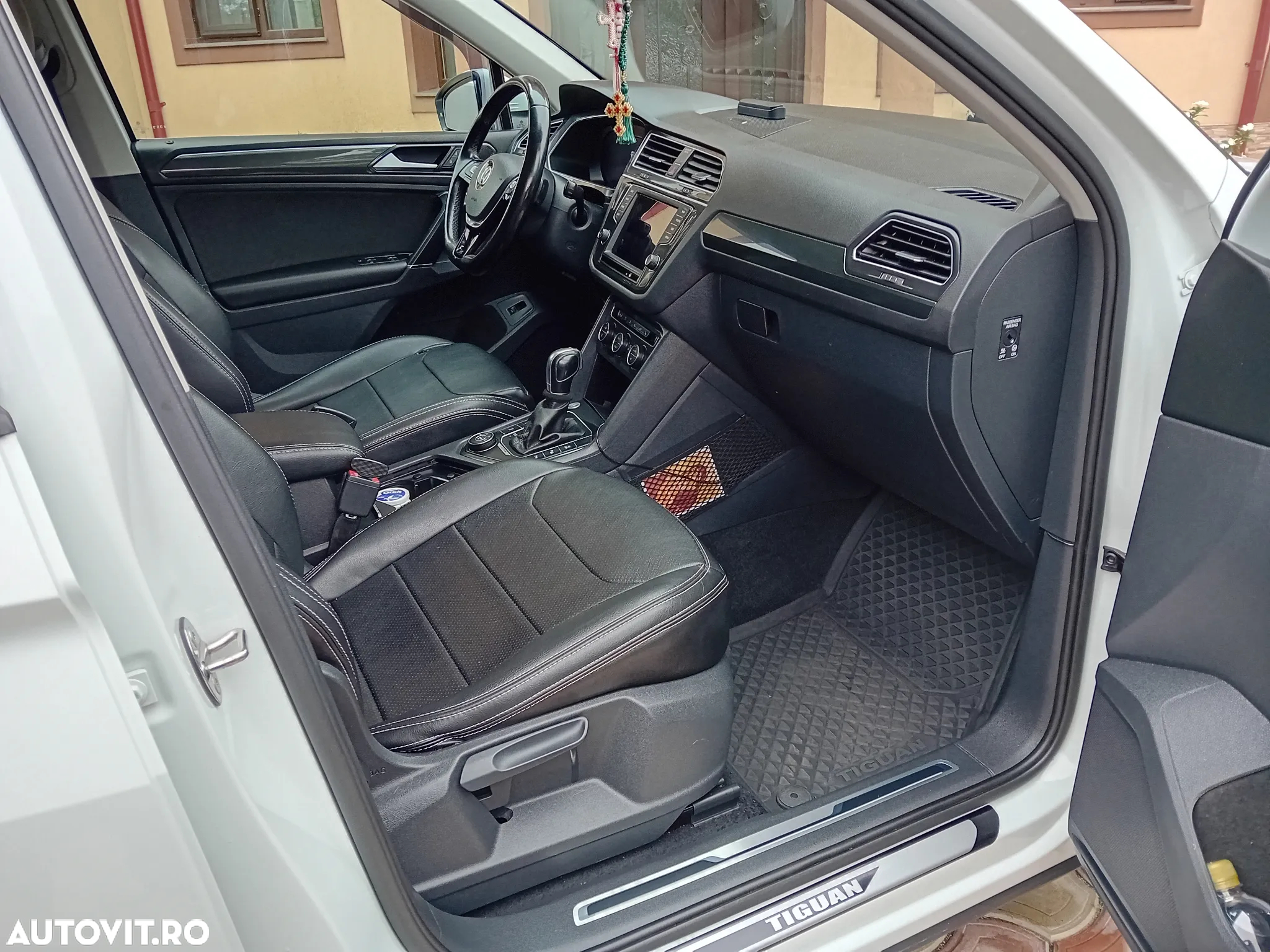 Volkswagen Tiguan - 30