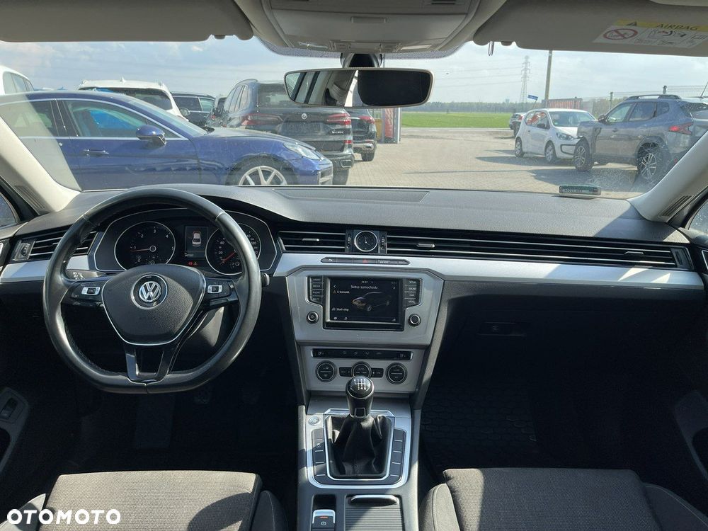 Volkswagen Passat - 8
