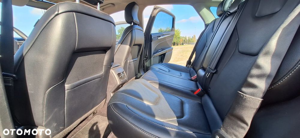 Ford Fusion - 18