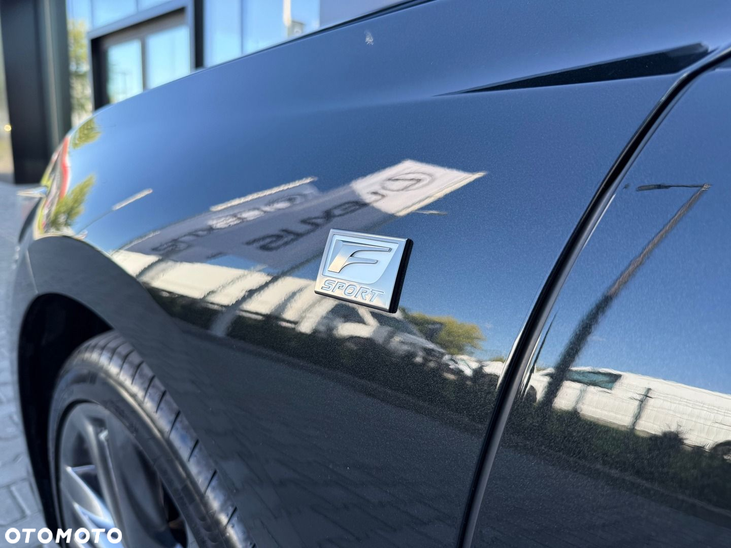 Lexus ES 300h F Sport Edition - 29