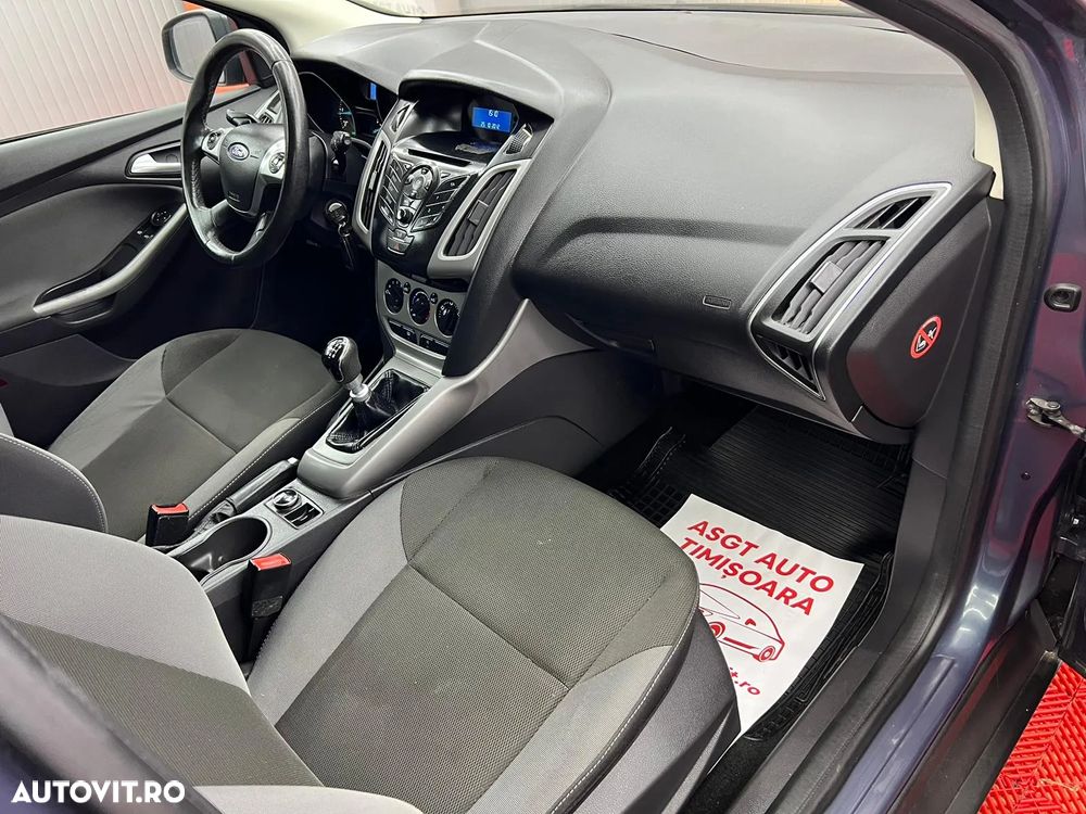 Ford Focus - 10