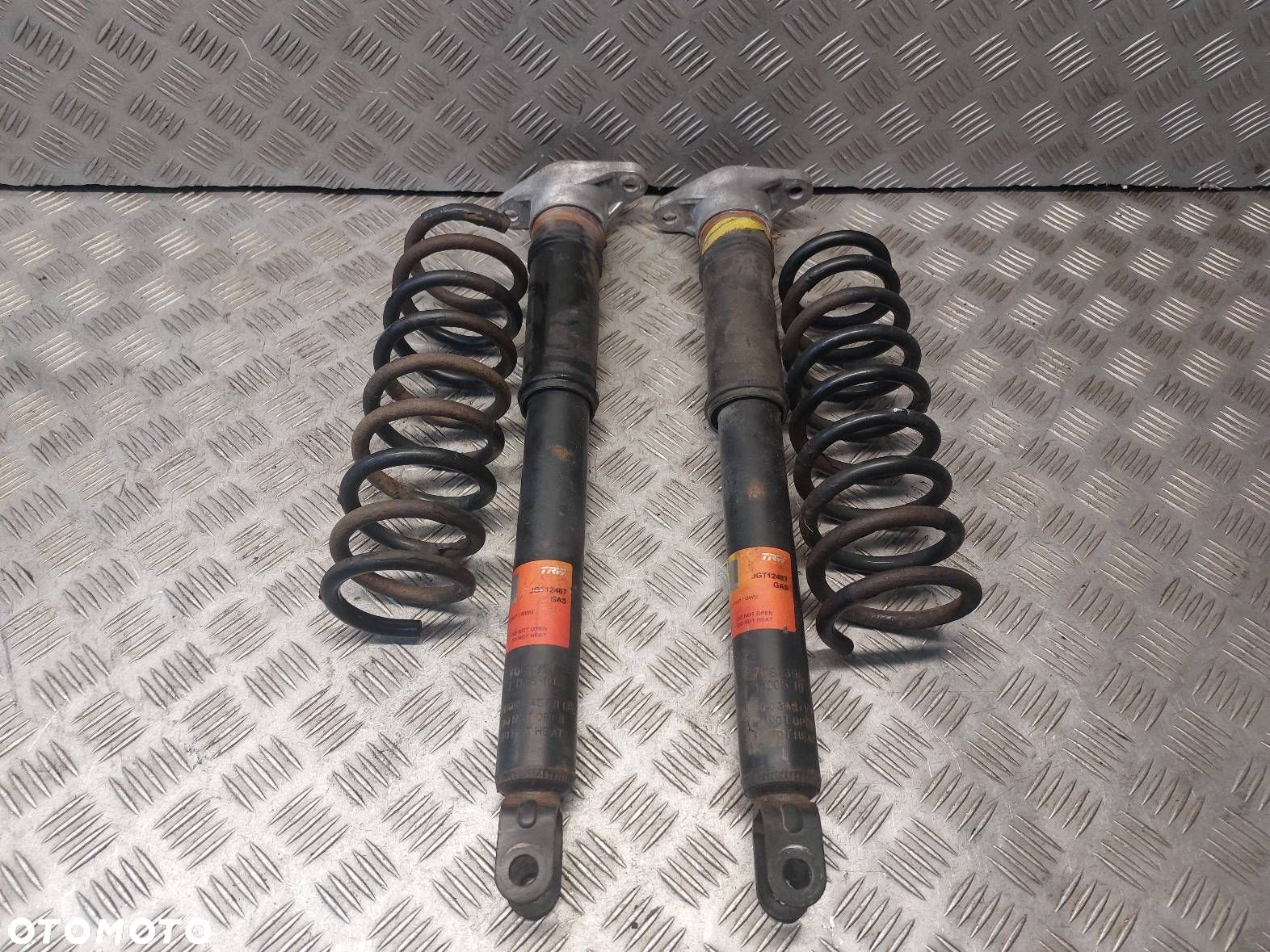 AMORTYZATOR + SPRĘŻYNA LEWY TYŁ + PRAWY TYŁ KIA CEED I LIFT JGT1246T - 1