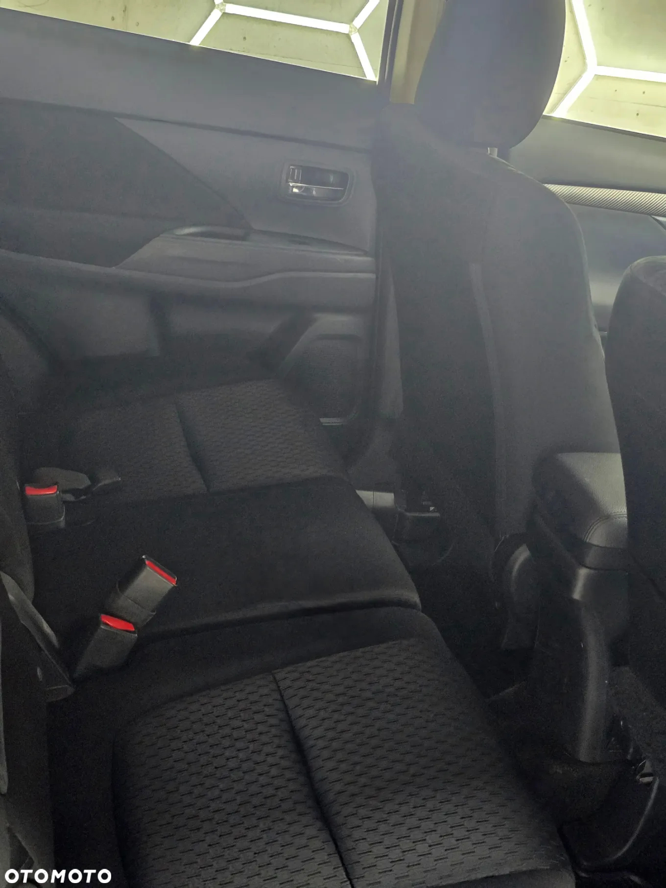 Mitsubishi Outlander 2.2 DID Intense + - 9