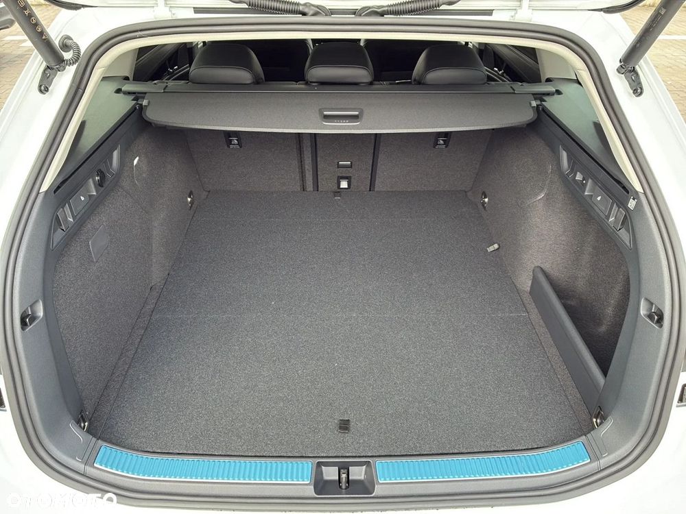 Volkswagen Passat - 20